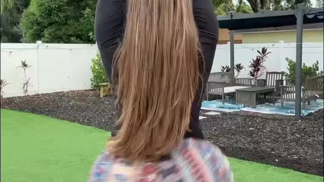 🍑 Throw That Booty Back Make It Clap 👏