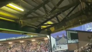Grimsby fans with a brutal chant aimed at Man Utd boss Ruben Amorim 😳