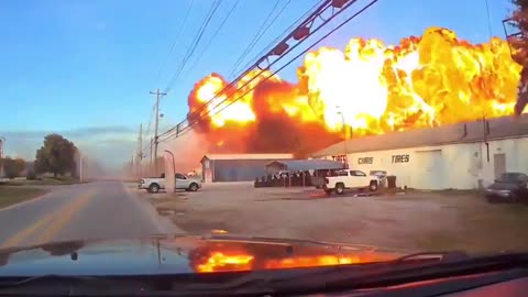 New dashcam video of the UPS cargo plane crashing