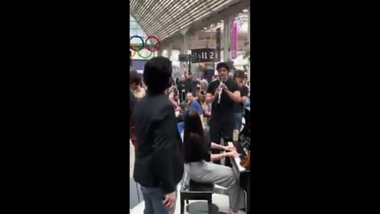 More white people mob action. The beautiful way to mob action...bet you agree