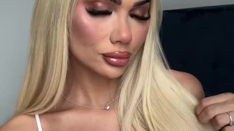 Bringing a spectacular tgirl