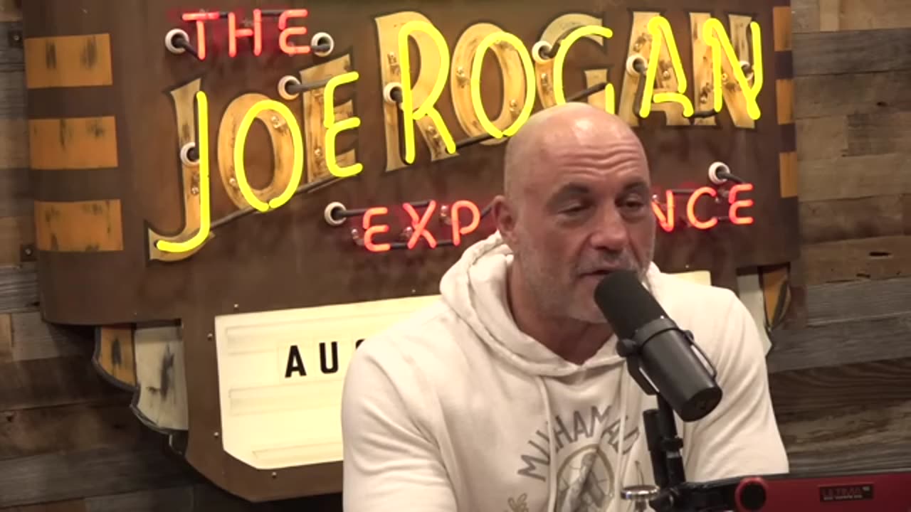 Joe Rogan Experience #2189 - Dennis Quaid