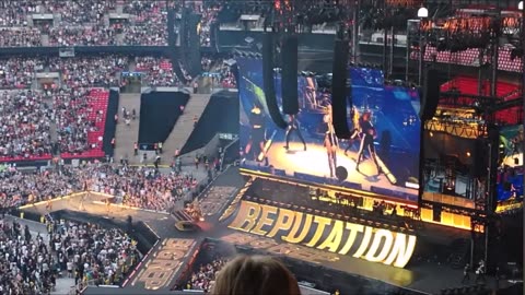 Taylor Swift rep tour set 2(London fan videos) LWYMMD/END GAME/KOMH/DELICATE/SHAKE IT OFF