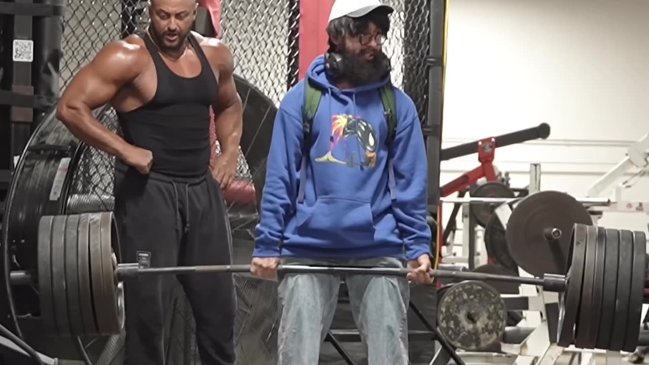 ELITE Powerlifter ANATOLY Use FAKE WEIGHTS in GYM PRANK #anatoly #fitness #gym