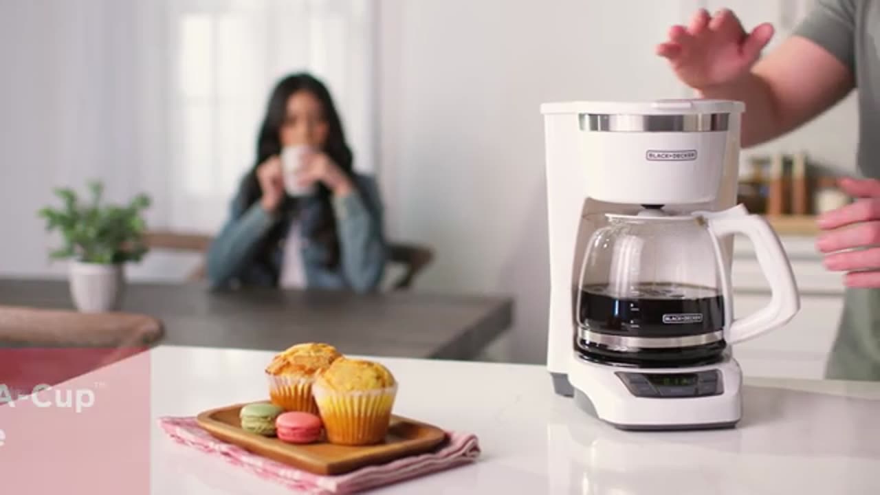 BLACK+DECKER 12-Cup Digital Coffee Maker, Programmable, Washable Basket Filter