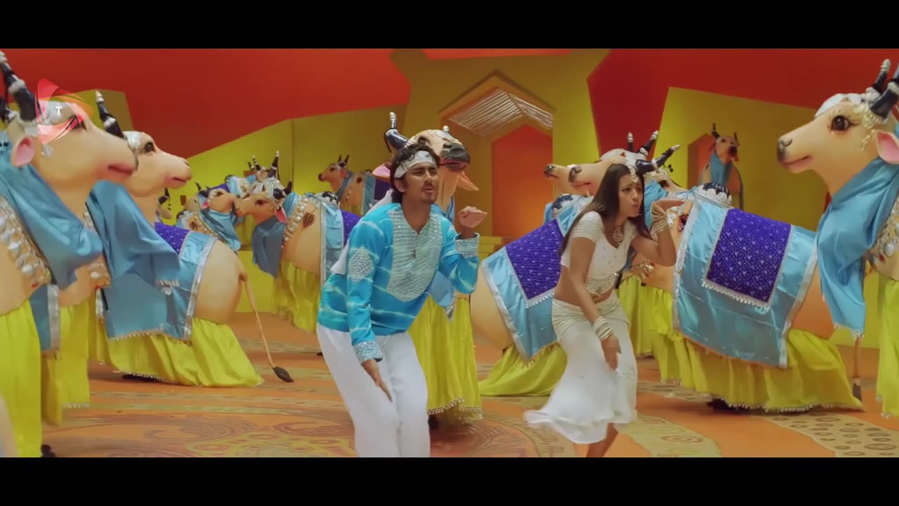 Adirey Adirey 4k Video Song __ Nuvvostanante Nenoddantana __ Siddharth _ Trisha (4K_60FPS)