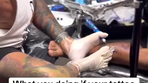 😮💪 Tattoo Artist With No Arms Creates Masterpieces! | FeedMyCuriosity