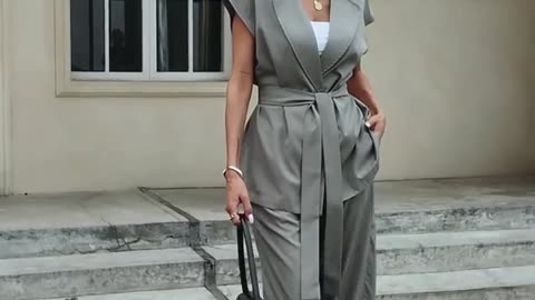 ⭐ Chic Women’s Two-Piece Suit with Open-Shoulder Vest and Wide-Leg Ruffle-Trim Pants