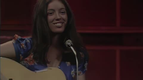 Please Stay Tonight - Claire Hamill (live)