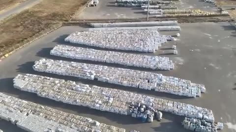 the contents of about 950 food trucks inspected and approved by Israel are rotting