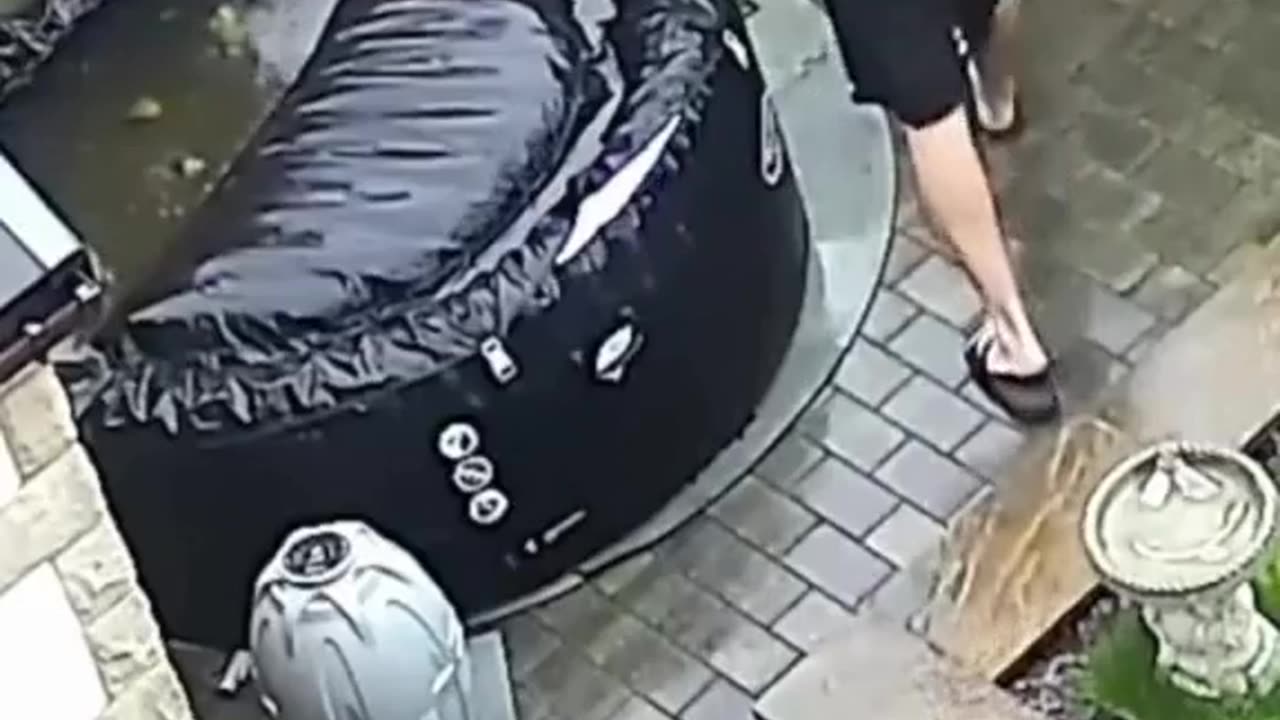 Distracted walking into a baby pool—funniest phone fail ever! 😂📱 #FunnyFails