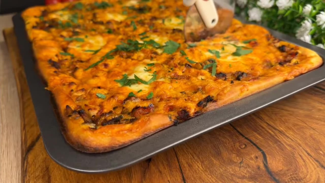 If you have 2 potatoes and 2 eggs, this is the recipe for you. Family dinner in 10 minutes.