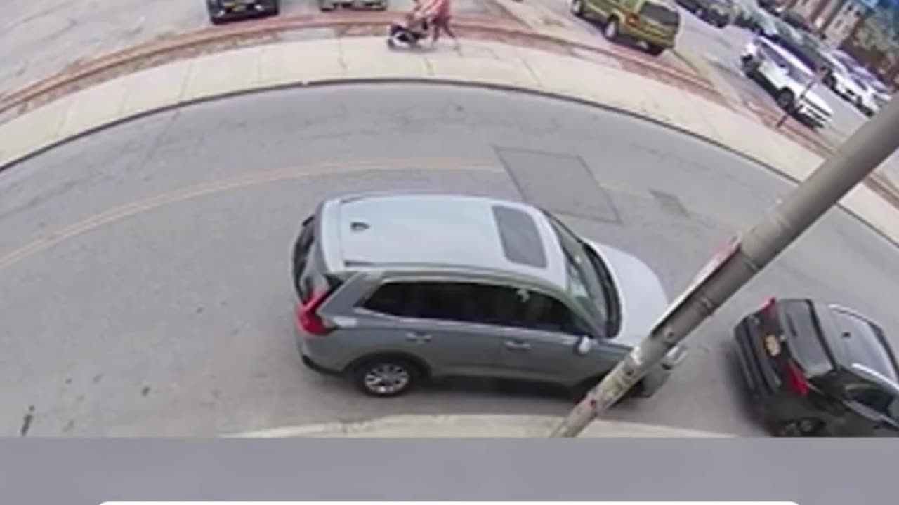 Manhole explosion in New York narrowly misses passing family