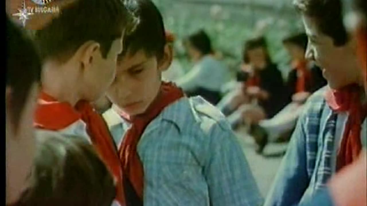Деца играят вън (1973)