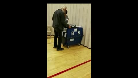 Arizona Election Worker Caught on Video Misleading Voters