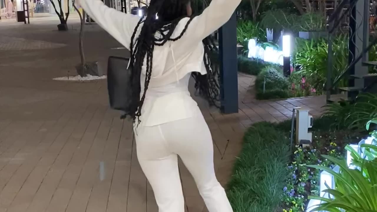 Singing Dancing Sprinkler Splat On First Date