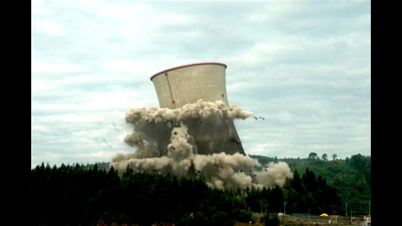 Trojan Nuclear Power Plant Cooling Tower Implosion