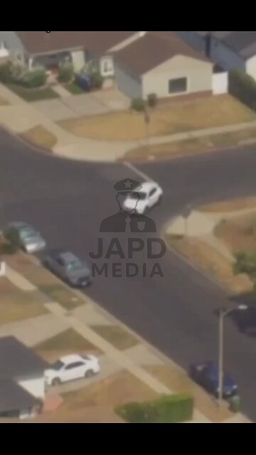 Wrong-way driver reverses during chase in San Fernando Valley before arrest #japd