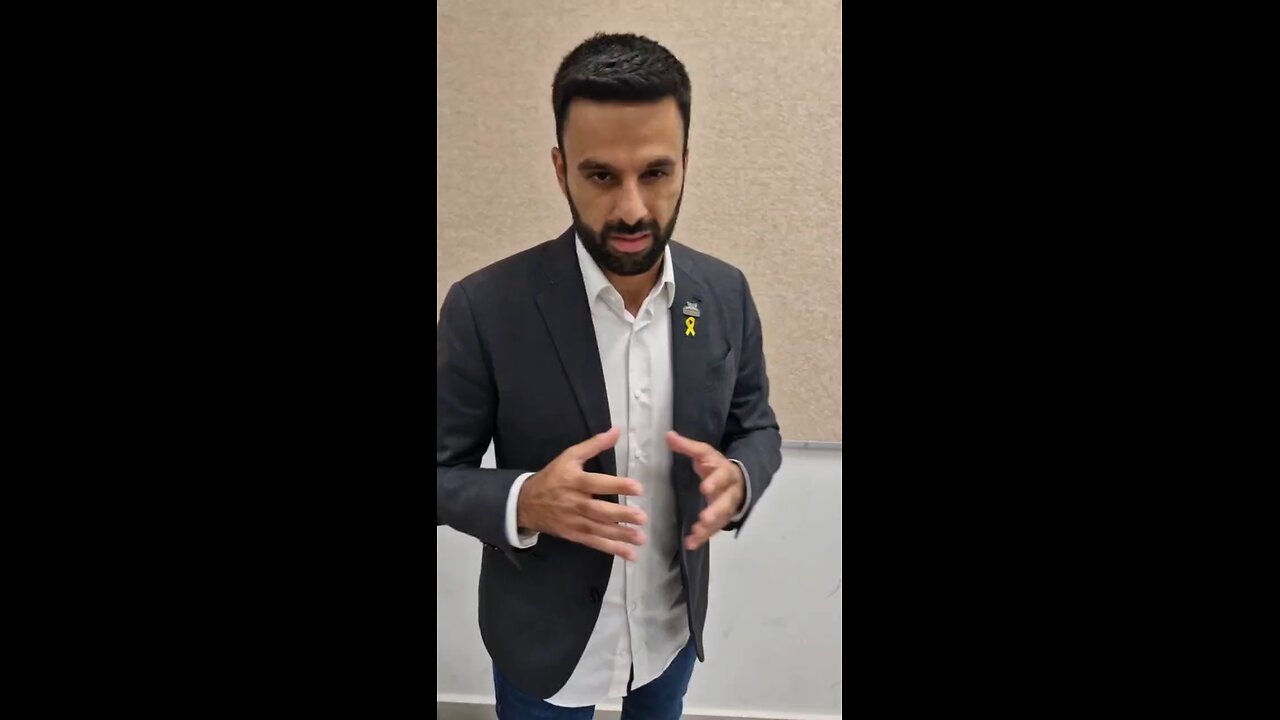 What really happens to the truck-loads of Aid that enters Gaza daily?