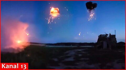 Moment of Ukrainian drone attack on ammunition depot in Crimea：Russians frantically try to hit drone