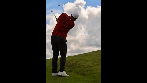 2 Golf Balls, 1 Swing?! Coincidence or Matrix Glitch?