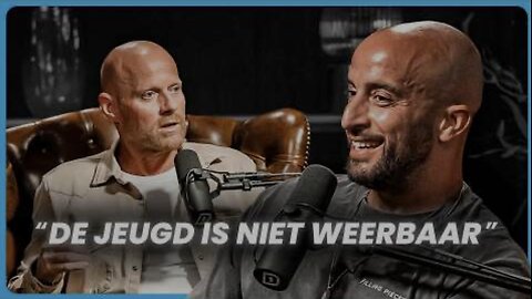Wallid bij podcast (Mocro maffia acteur)