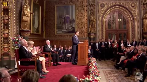 Emmanuel Macron calls on UK to recognise Palestinian state in speech to Parliament