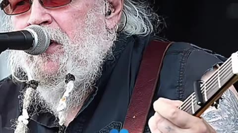 10 country stars who ruined their careers with one dumb mistake PT 2