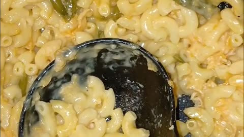 Meals In A Bag : Chicken Mac and Cheese with Green Beans