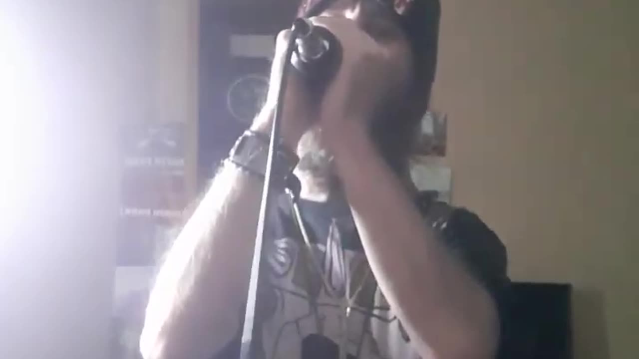 [28May25] Cyraxx gives up playing guitar and does a sing along