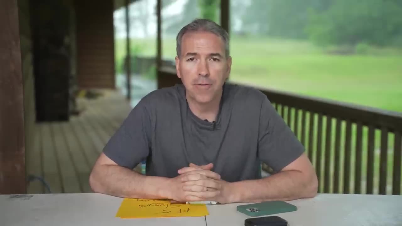 Ex-CIA Officer Reveals 5 Signs Your Phone’s Been Hacked 📲