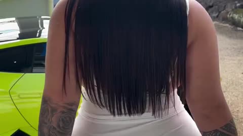 🍑 Her Or The Lambo? 🚗