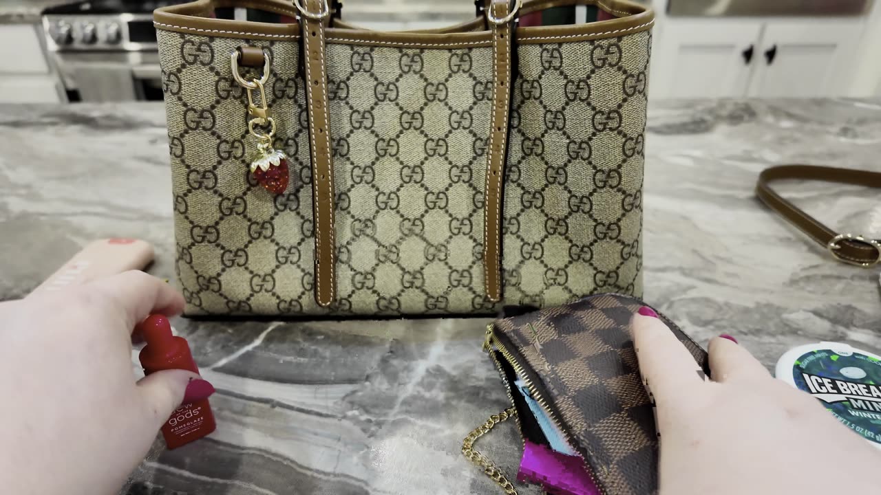 What's in my Gucci Ophidia Bag & Accessories. MUST SEE! 💕💘👑💖💝