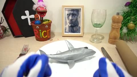 Kluna Tik eat Incredible Shark FOIL - Fruit_part2