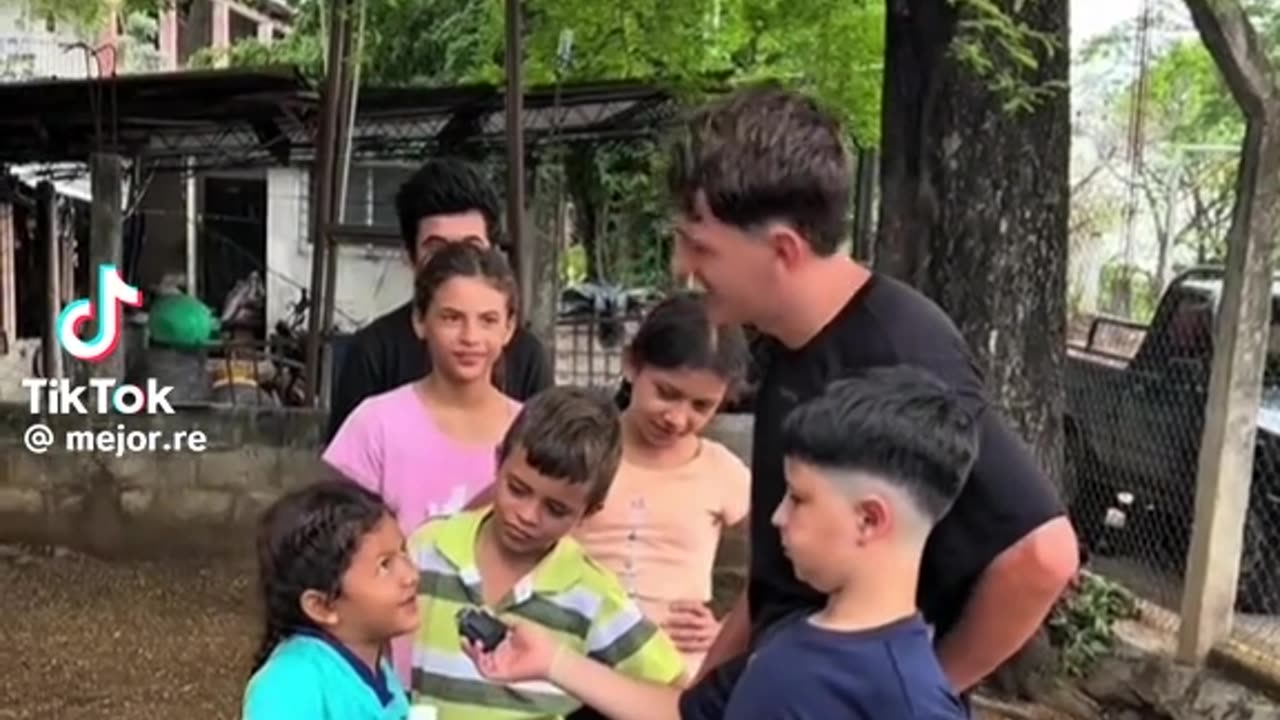 La niña de los dichos