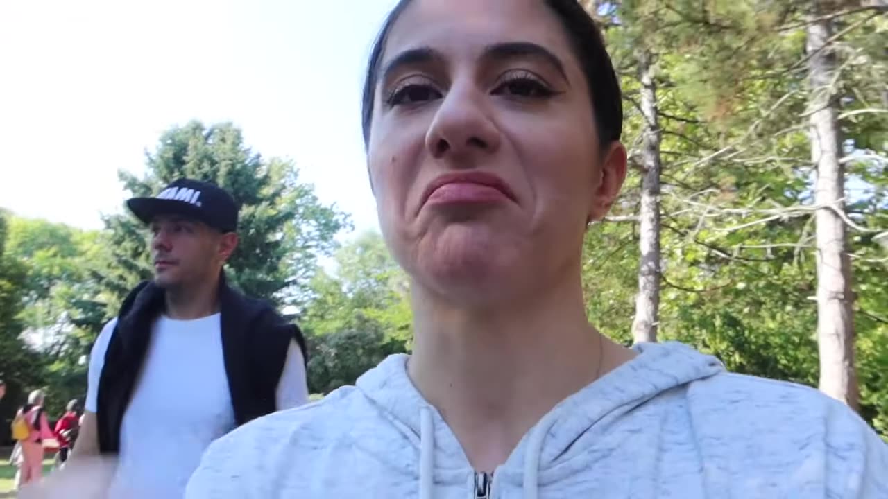 Vlog I Went to the Zoo Barefoot (Loser Ana Deleted YouTube Video)