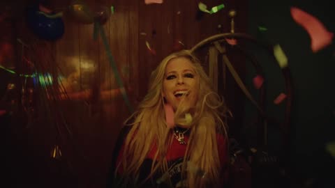 Avril Lavigne - Young & Dumb (feat. Simple Plan)