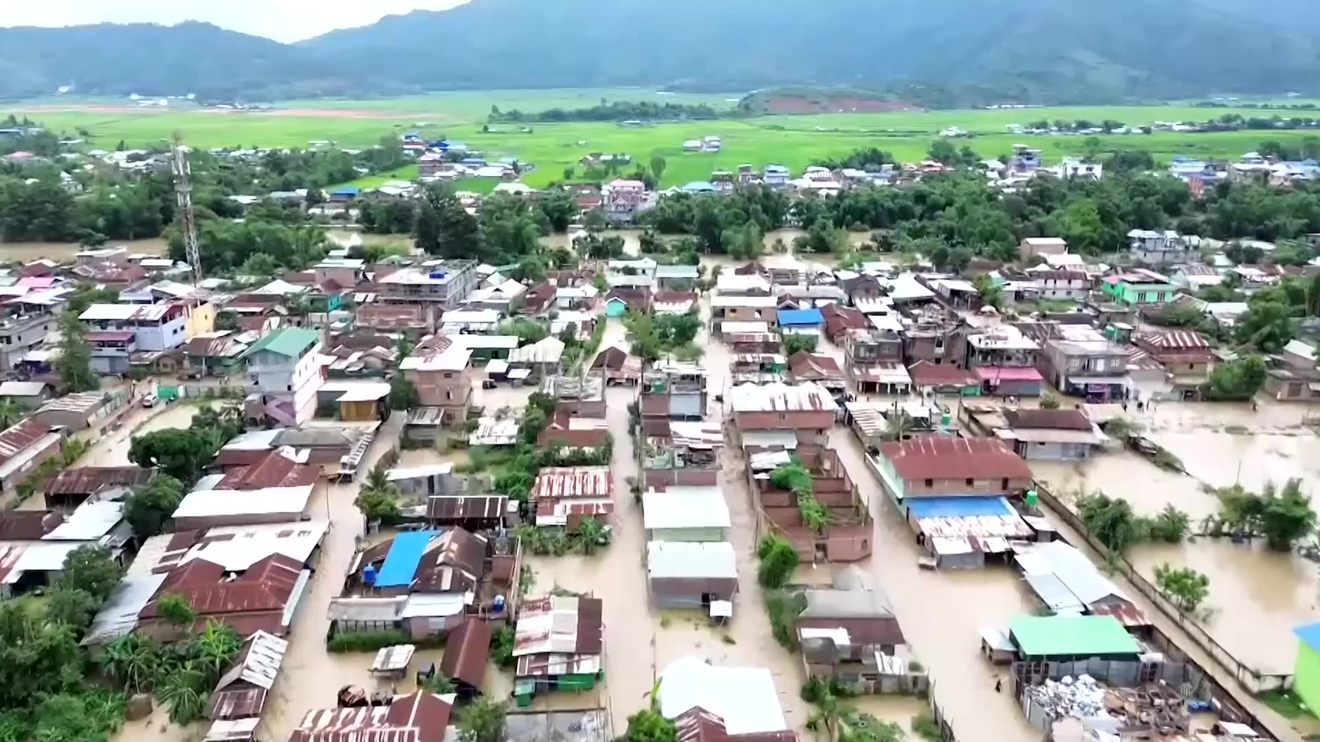 Torrential rains flood villages, disrupts transport in India