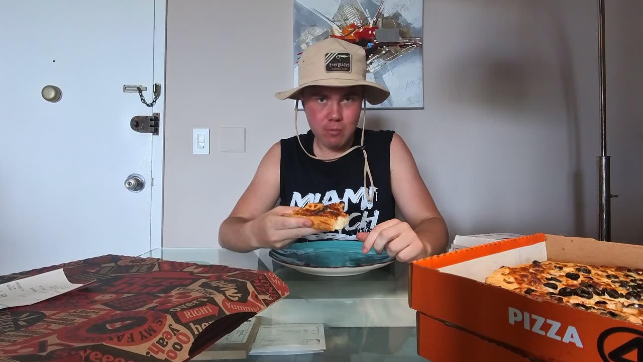 De Clash Of Pizza: Domino VS Ceasars VS Hut