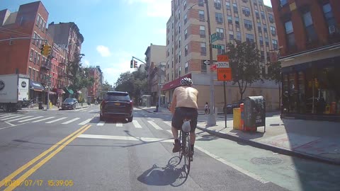 Multiple stalkers at the bikers' lane