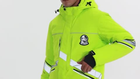 Men's Winter Insulated Jacket with Hood - Windproof, Warm and Practical Outerwear for Urban Life