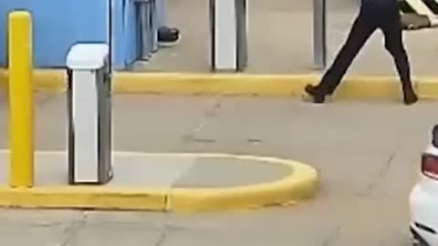 DEVELOPING: Airport's Hidden Camera Catches Pilot in Shocking Crime | LA