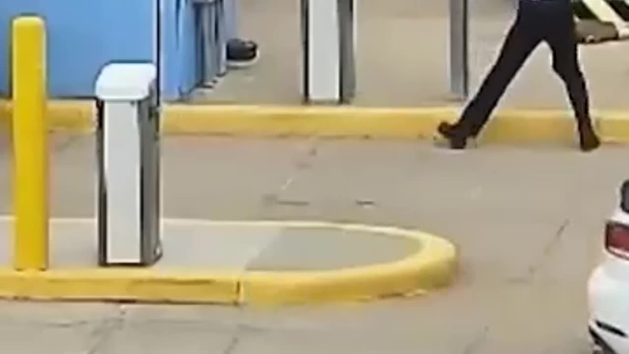 DEVELOPING: Airport's Hidden Camera Catches Pilot in Shocking Crime | LA