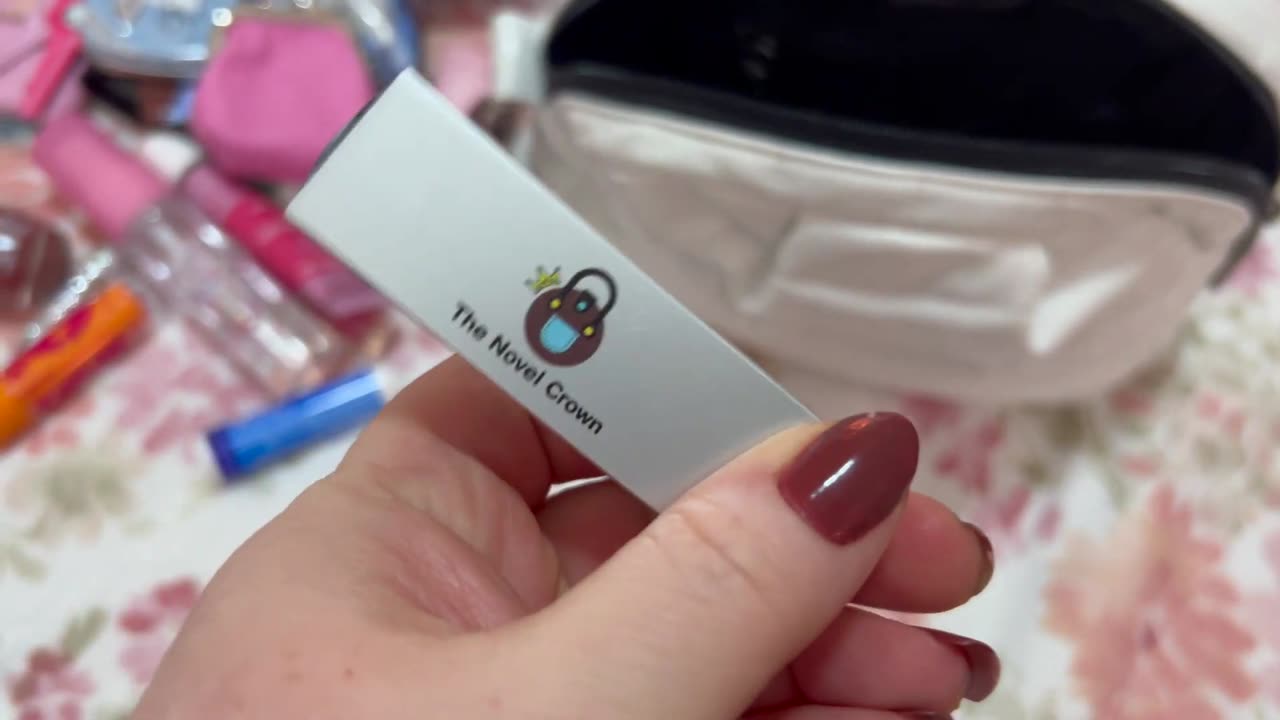What’s in my grab & go Think Royln wristlet.