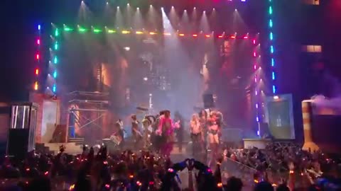 Breaking: Sabrina Carpenter Performs "Tears" | 2025 Video Music Awards