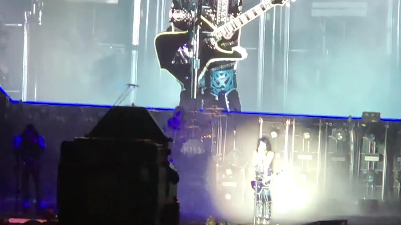 Paul Stanley Roasts Crowd at KISS Concert: ‘Not Born in ’83!’