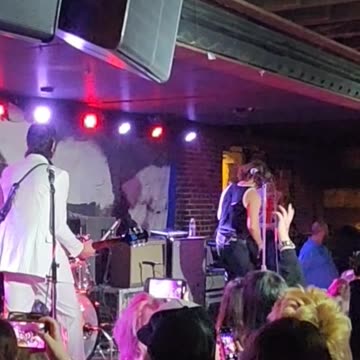 Palaye royale ( live)