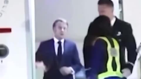 Macron’s ’wife’ gets caught slapping him … 👀