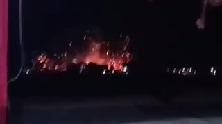 🇸🇾😳 Explosion at a weapons depot near Syria's Idlib.