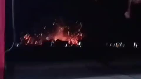 🇸🇾😳 Explosion at a weapons depot near Syria's Idlib.